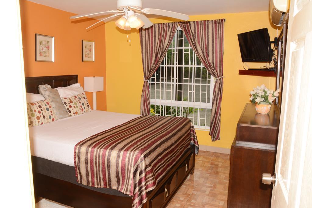Seacastles By The Beach/Pool Montego Bay Eksteriør billede